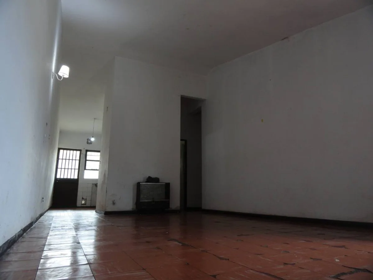 VENTA DE CASA CUATRO DORMITORIOS, BARRIO AUTONOMIA foto 2
