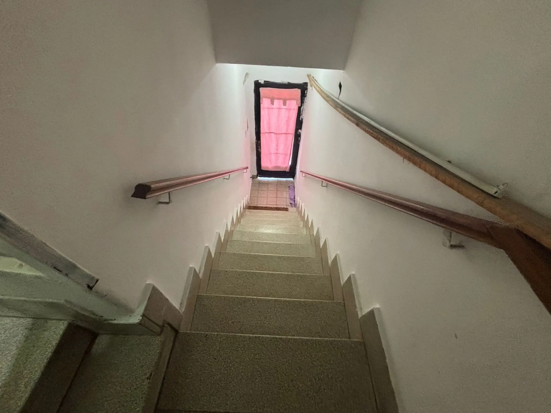 VENTA PH PLANTA ALTA, 2 DORMITORIOS. BARRIO MATHEU foto 2