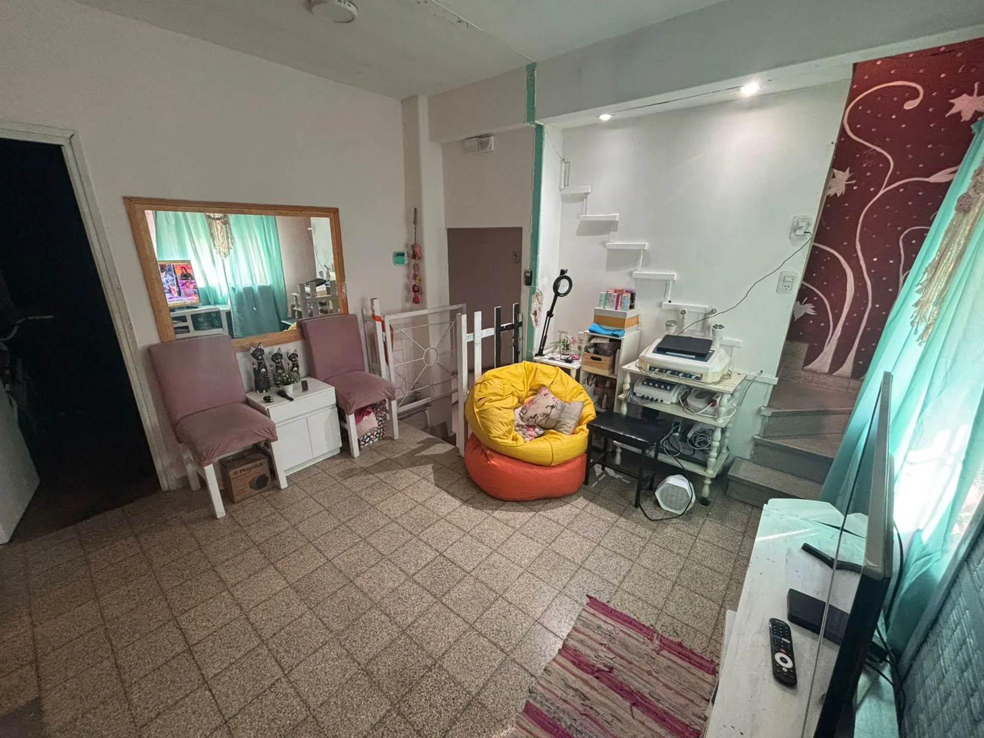 VENTA PH PLANTA ALTA, 2 DORMITORIOS. BARRIO MATHEU foto 3