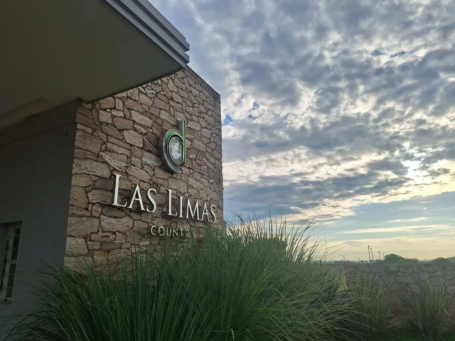 VENTA LOTE CENTRAL EN COUNTRY LAS LIMAS- SAN PABLO foto 4