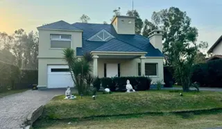 Venta de casa en Echeverría del lago foto 2