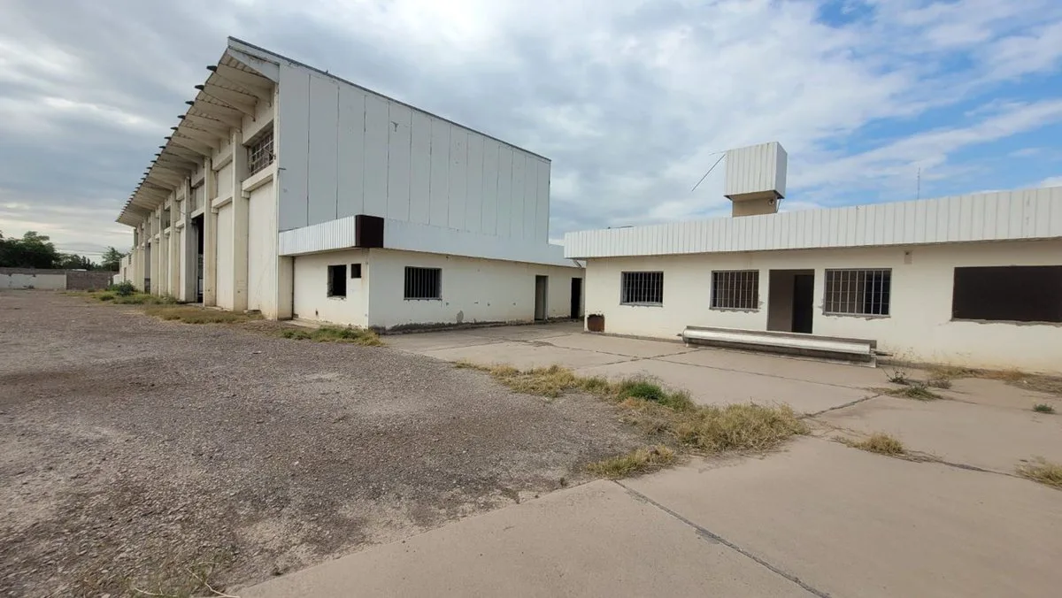 GALPÓN INDUSTRIAL EN ACCESO NORTE, EL PLUMERILLO
