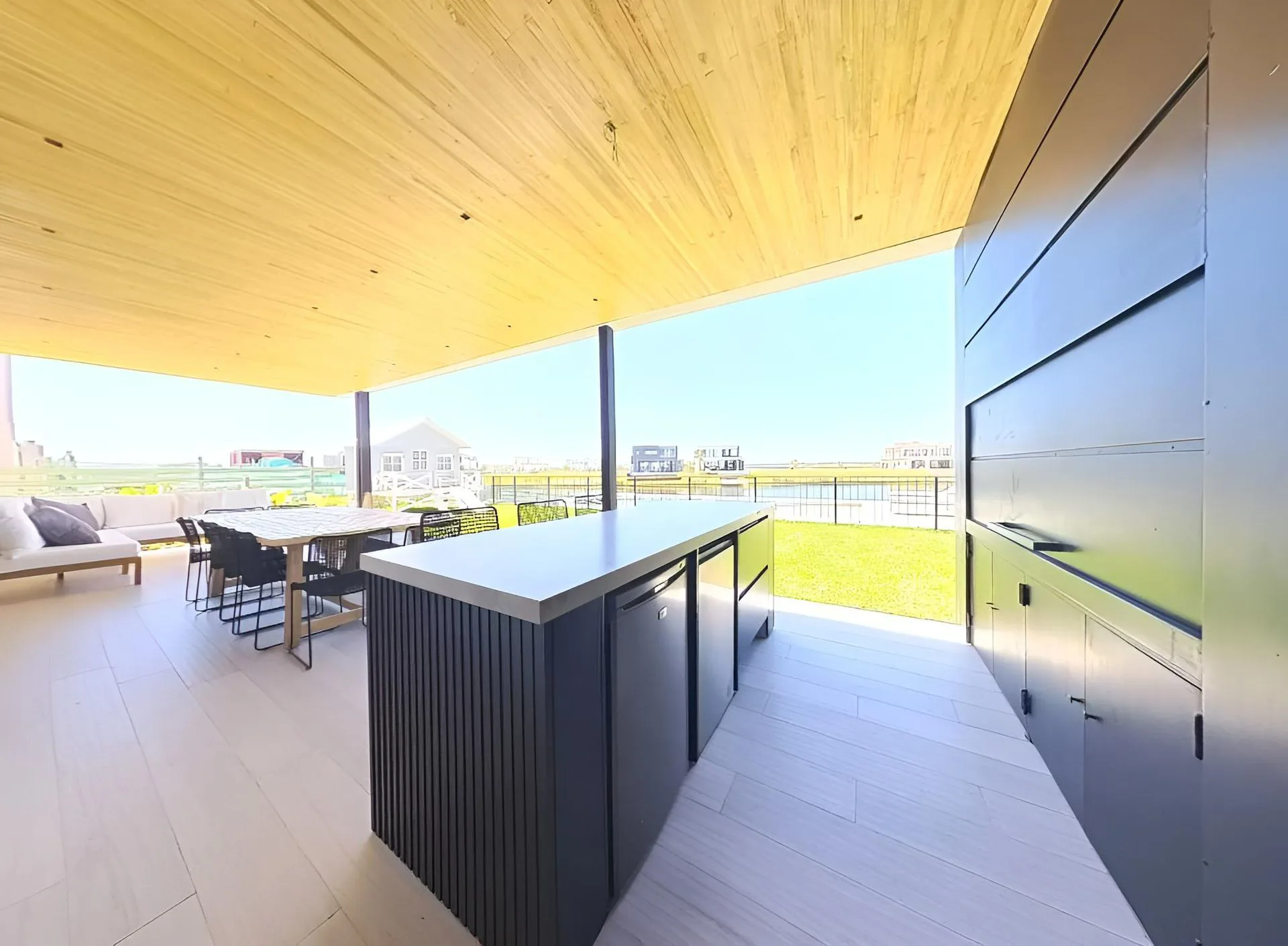 VENTA CASA AL LAGO BARRIO COSTAS PUERTOS foto 2