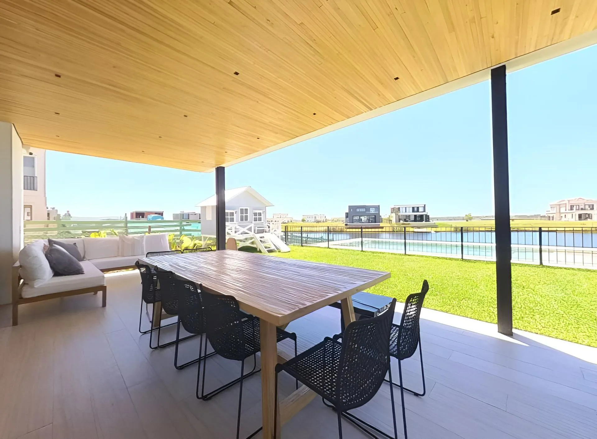 VENTA CASA AL LAGO BARRIO COSTAS PUERTOS foto 4