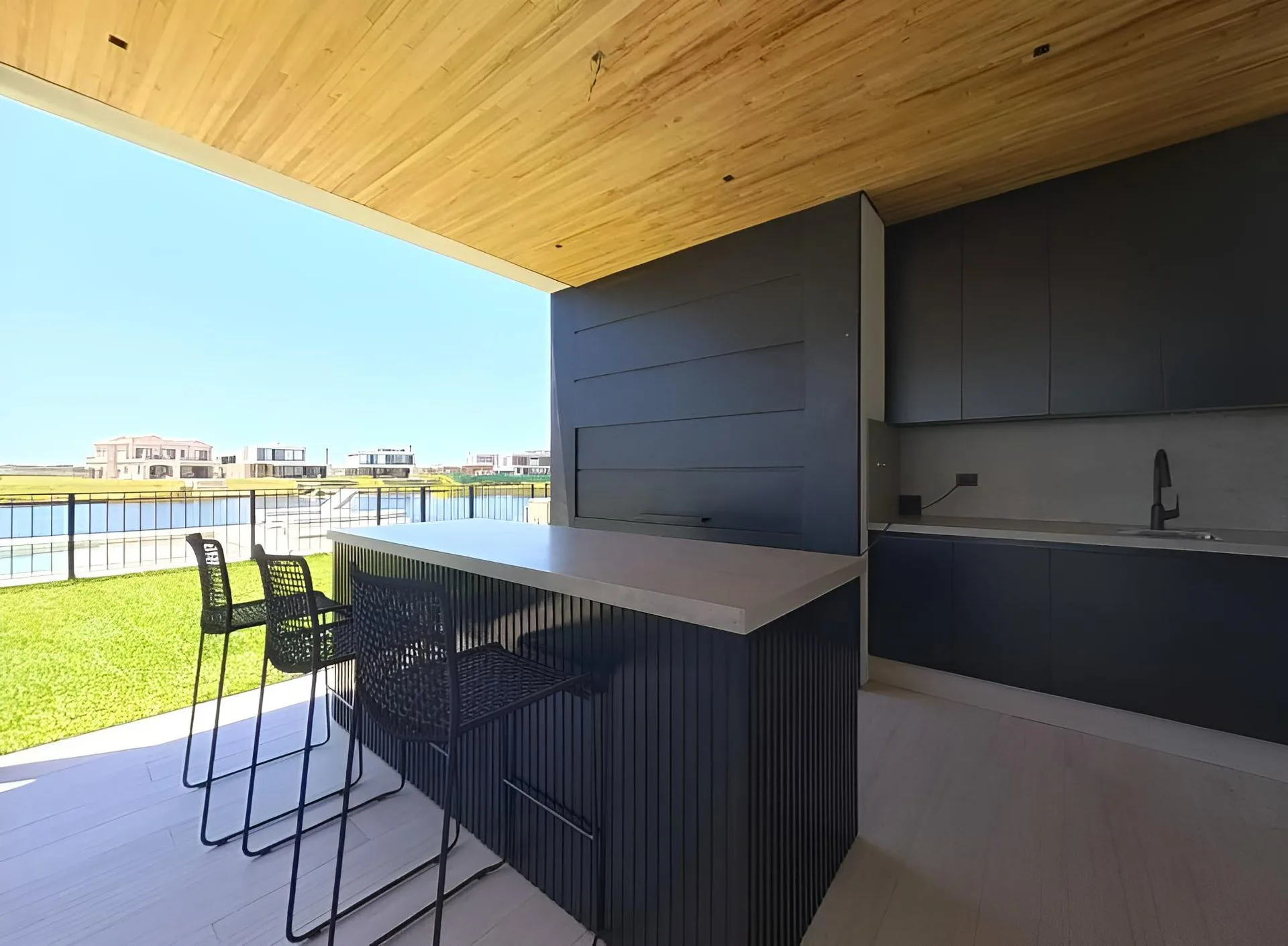 VENTA CASA AL LAGO BARRIO COSTAS PUERTOS foto 5