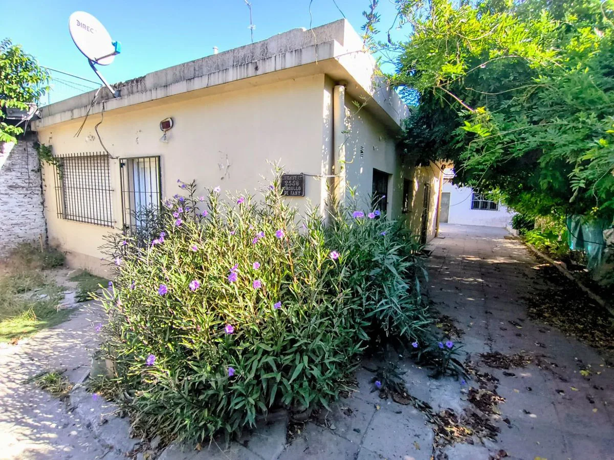 CASA VENTA LA REJA A REFACCIONAR (2 CASAS) foto 5