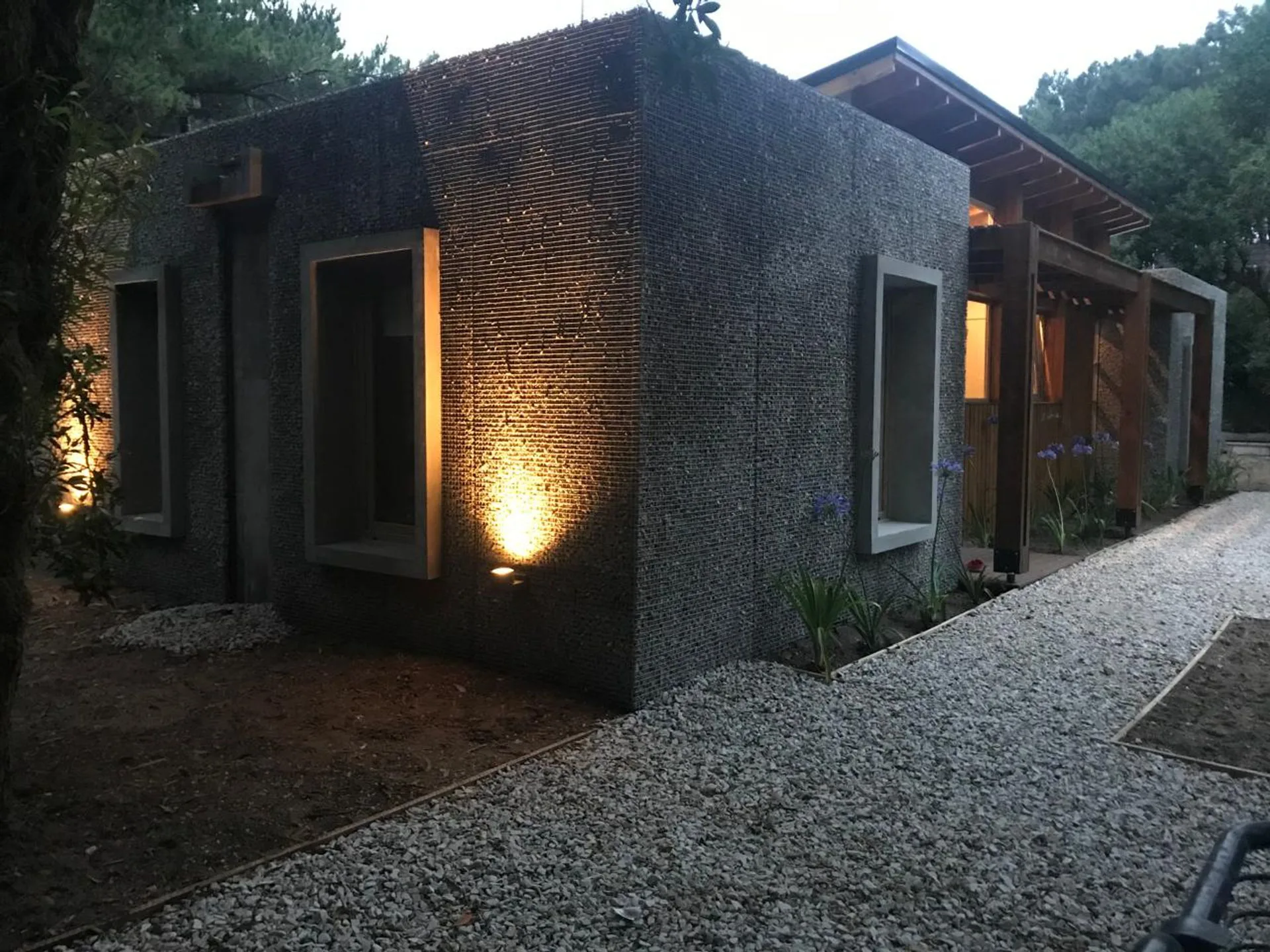Venta de 2 Casas 8 ambientes barrio Quequén Chico foto 2