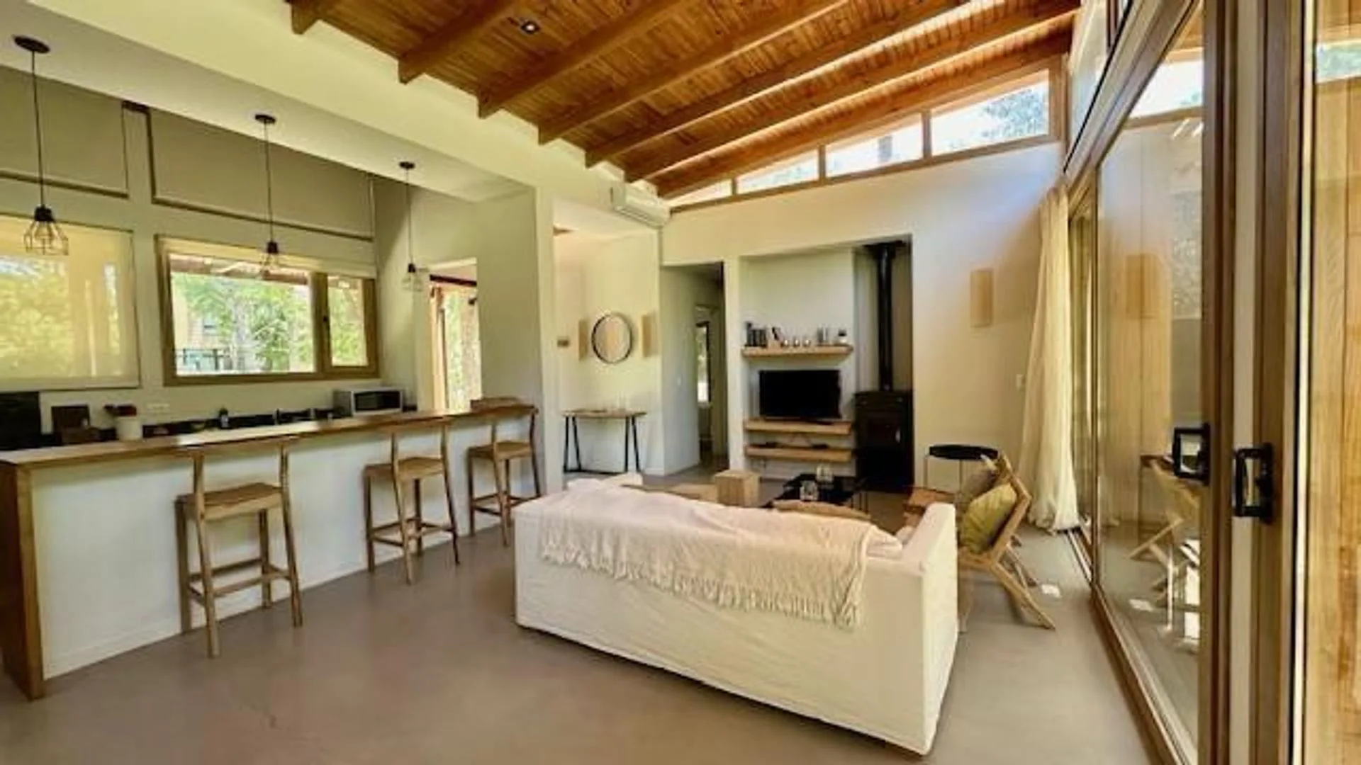 Venta de 2 Casas 8 ambientes barrio Quequén Chico foto 5