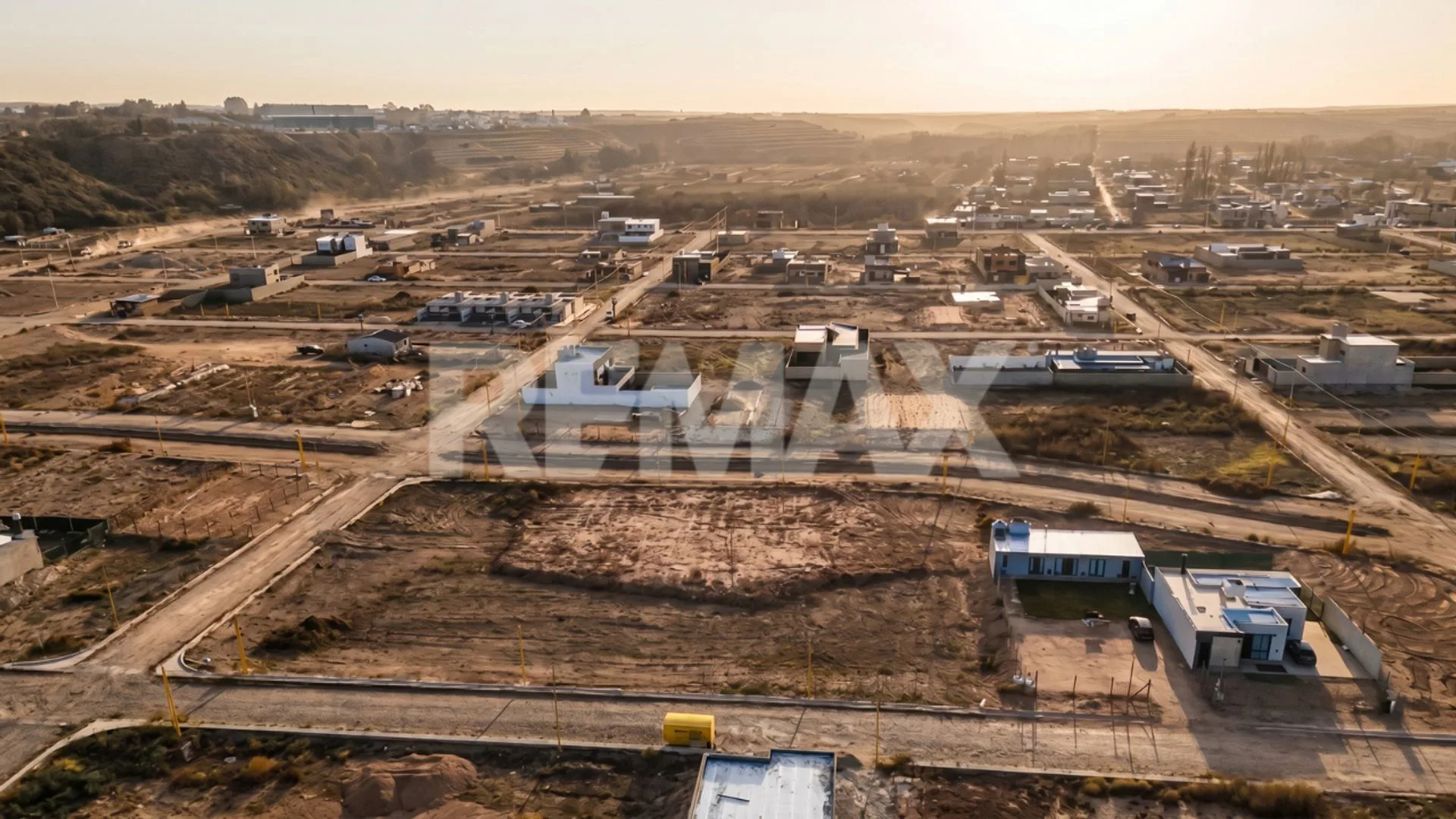 VENTA LOTE EN BARRIO PRIMA TERRA, CENTENARIO foto 2