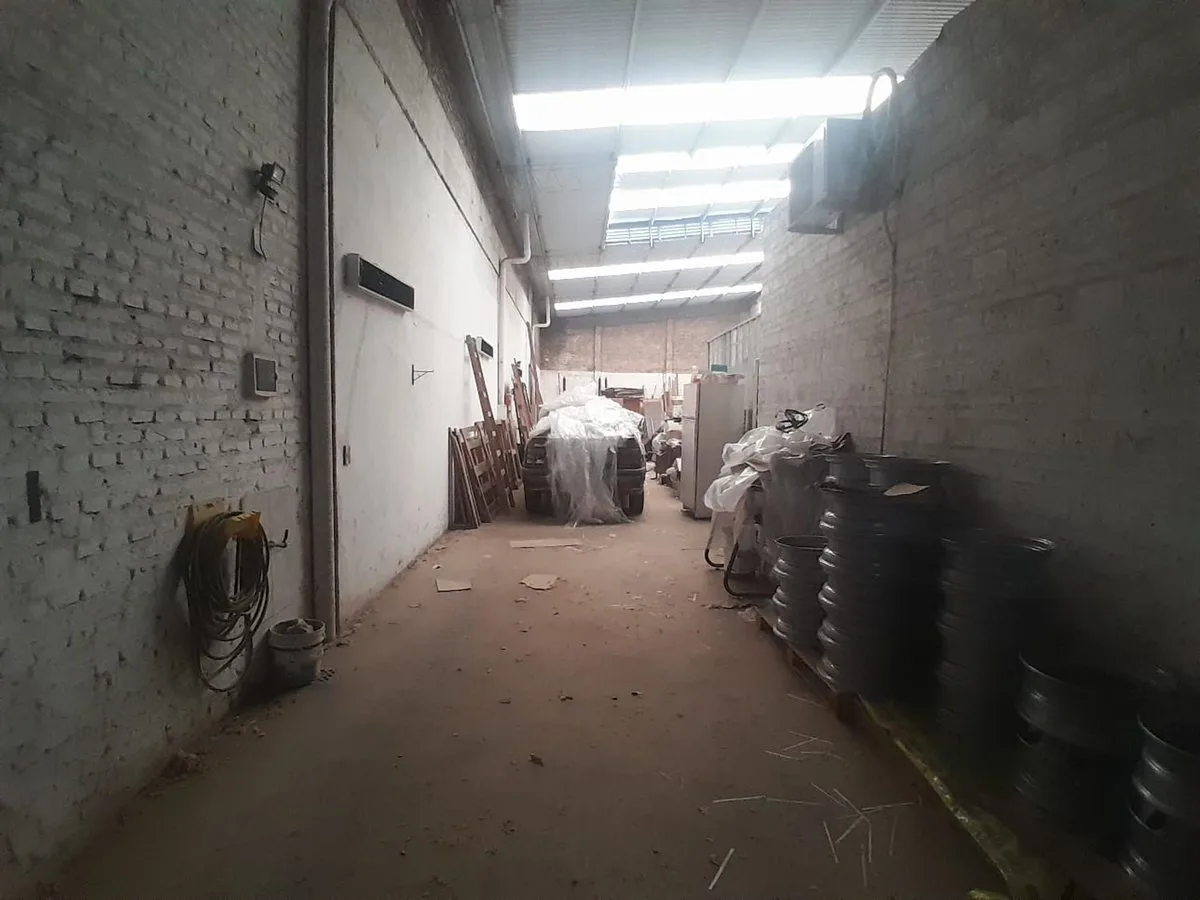 GALPON VENTA B INDUSTRIAL CON LOCAL U OFICINAS foto 4