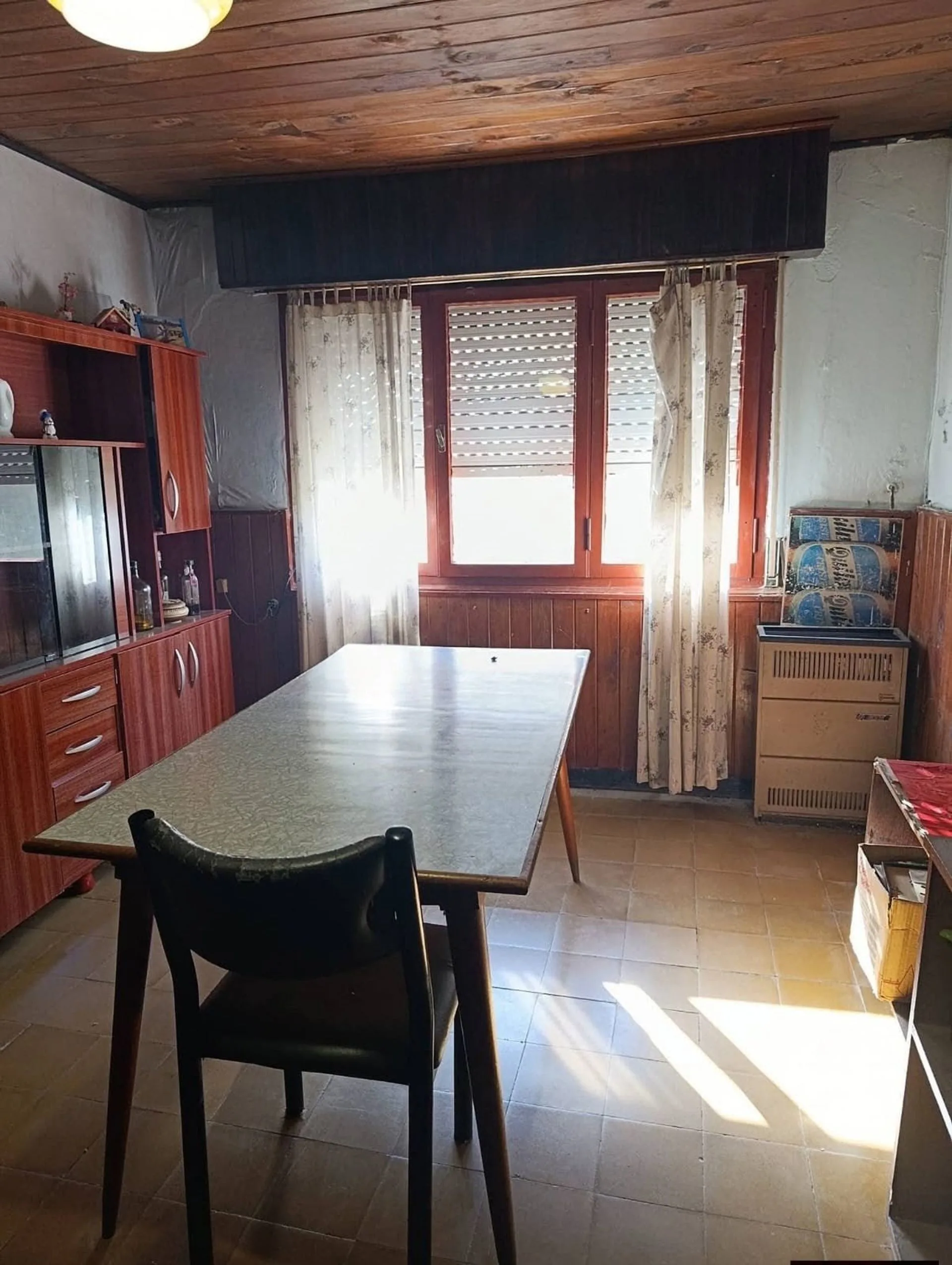 VENTA CASA 3 AMBIENTES + DEPTO (A REFACCIONAR) foto 4