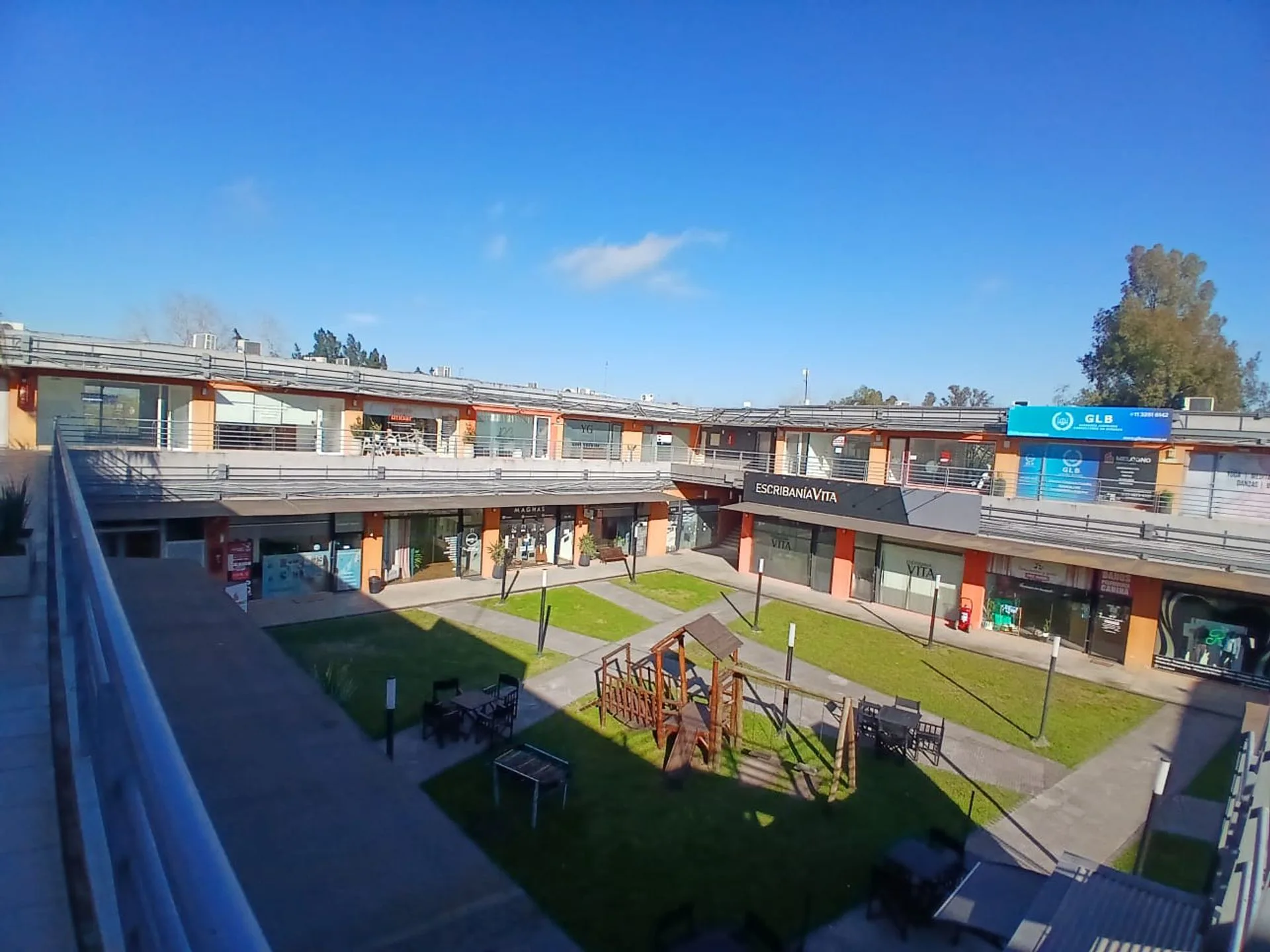 VENTA-LOCAL COMERCIAL EN SOLARES OPEN SHOP-MORENO foto 2