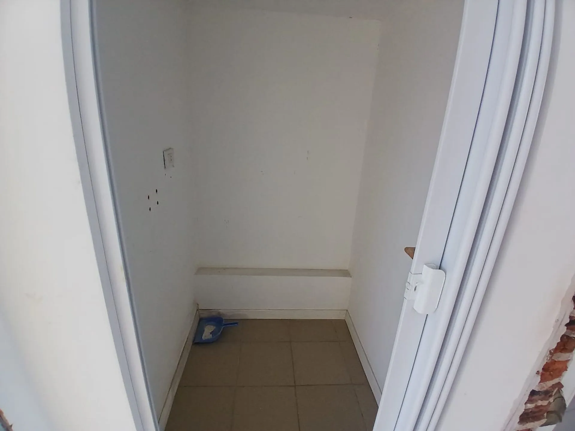 VENTA-LOCAL COMERCIAL EN SOLARES OPEN SHOP-MORENO foto 4