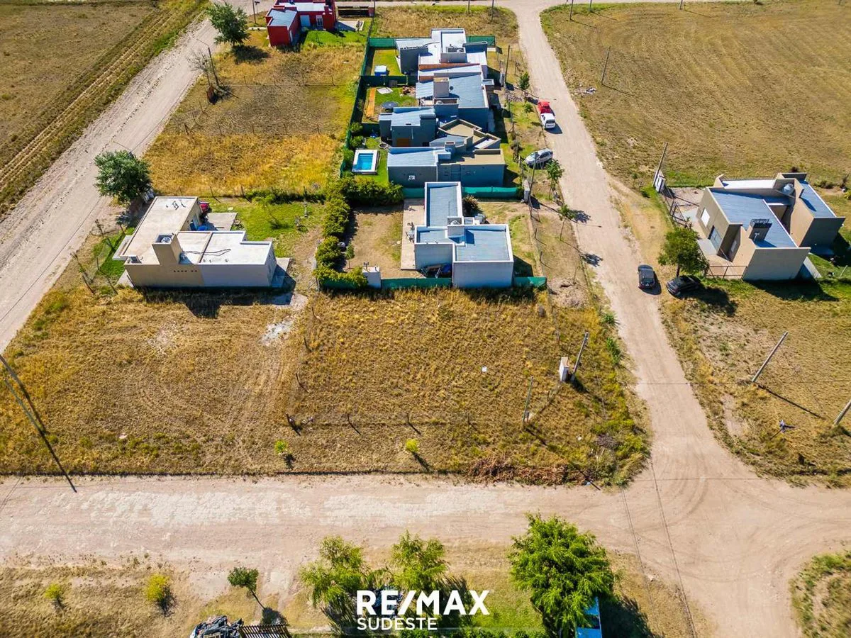 HERMOSO LOTE EN BARRIO LAS CAÑITAS 2 foto 4
