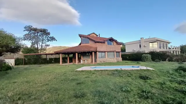 Casa en Comuna San Roque a orillas del Lago San Roque
