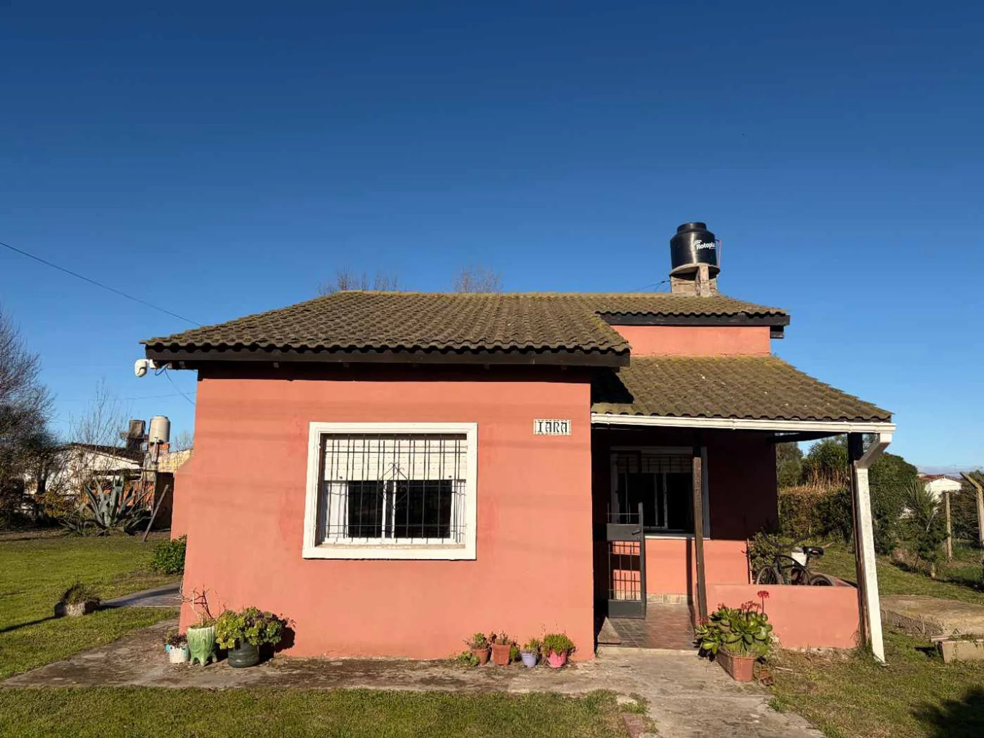 VENTA CASA CON GRAN PARQUE DE 900 MTS2 foto 2