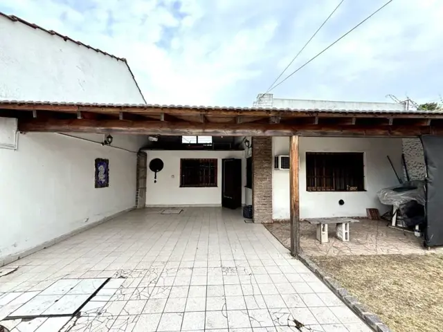Apto Credito Casa en Venta 3 Ambientes en Excelente Ubicación a 2 Cuadras de Av Eva Perón, Gba Sur - Zonaprop