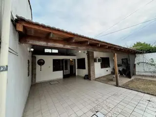 Apto Credito Casa en Venta 3 Ambientes en Excelente Ubicación a 2 Cuadras de Av Eva Perón, Gba Sur - Zonaprop foto 3