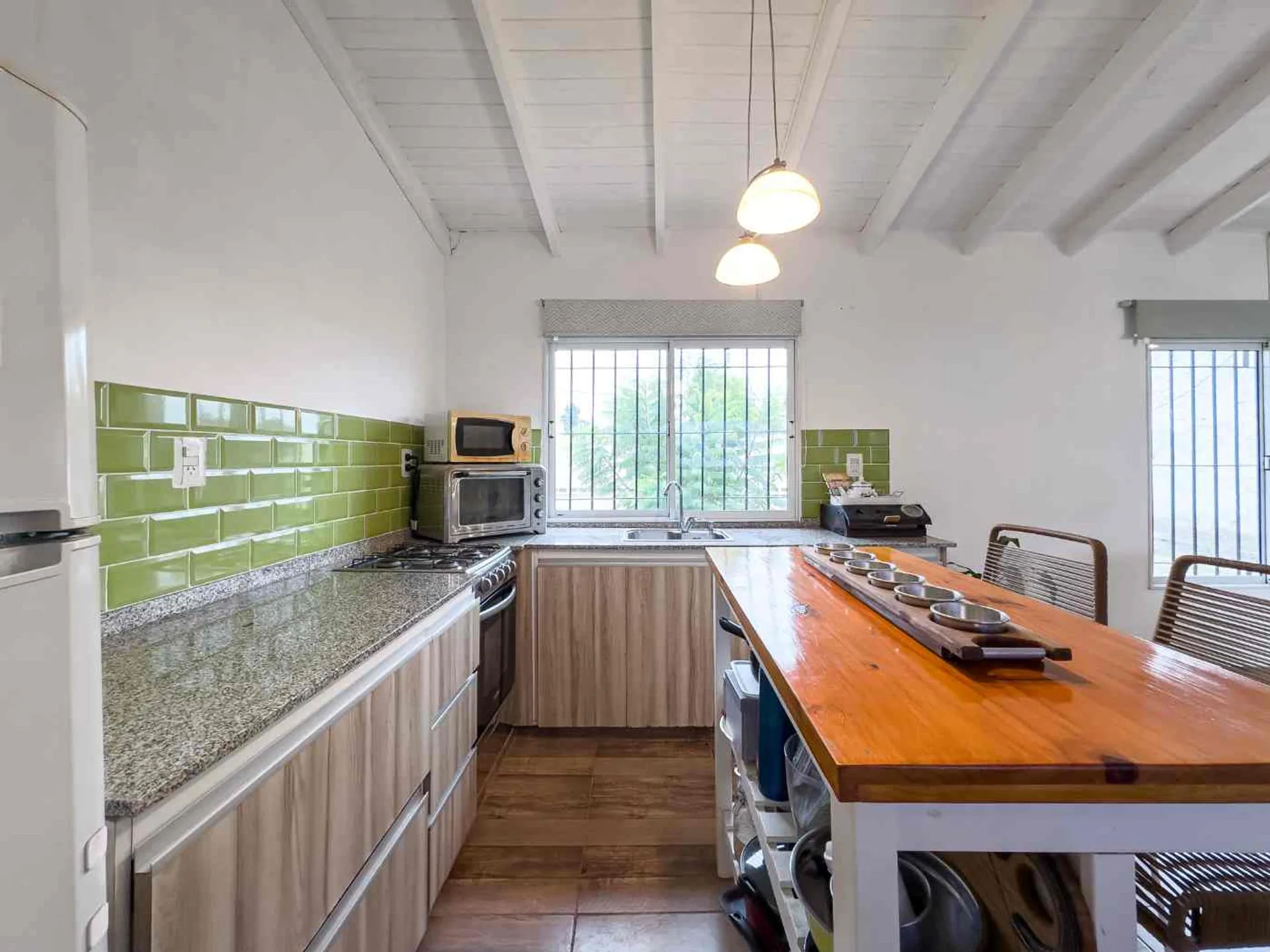 CASA EN VENTA TRISTAN SUAREZ 2 AMB CON PILETA foto 5