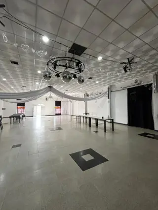 GRAN SALÓN PARA EVENTOS EN FRANCK foto 3
