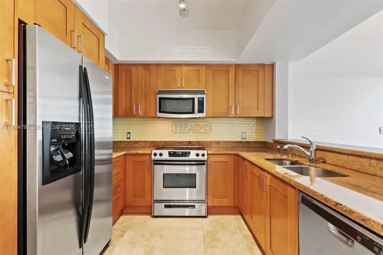 1755 E Hallandale Beach Blvd #501E 1700 foto 5