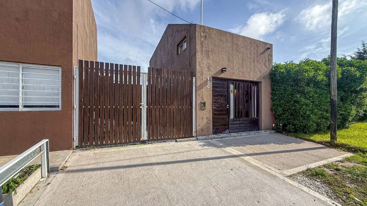 ALQUILER Casa duplex 3 ambientes Faro con cochera