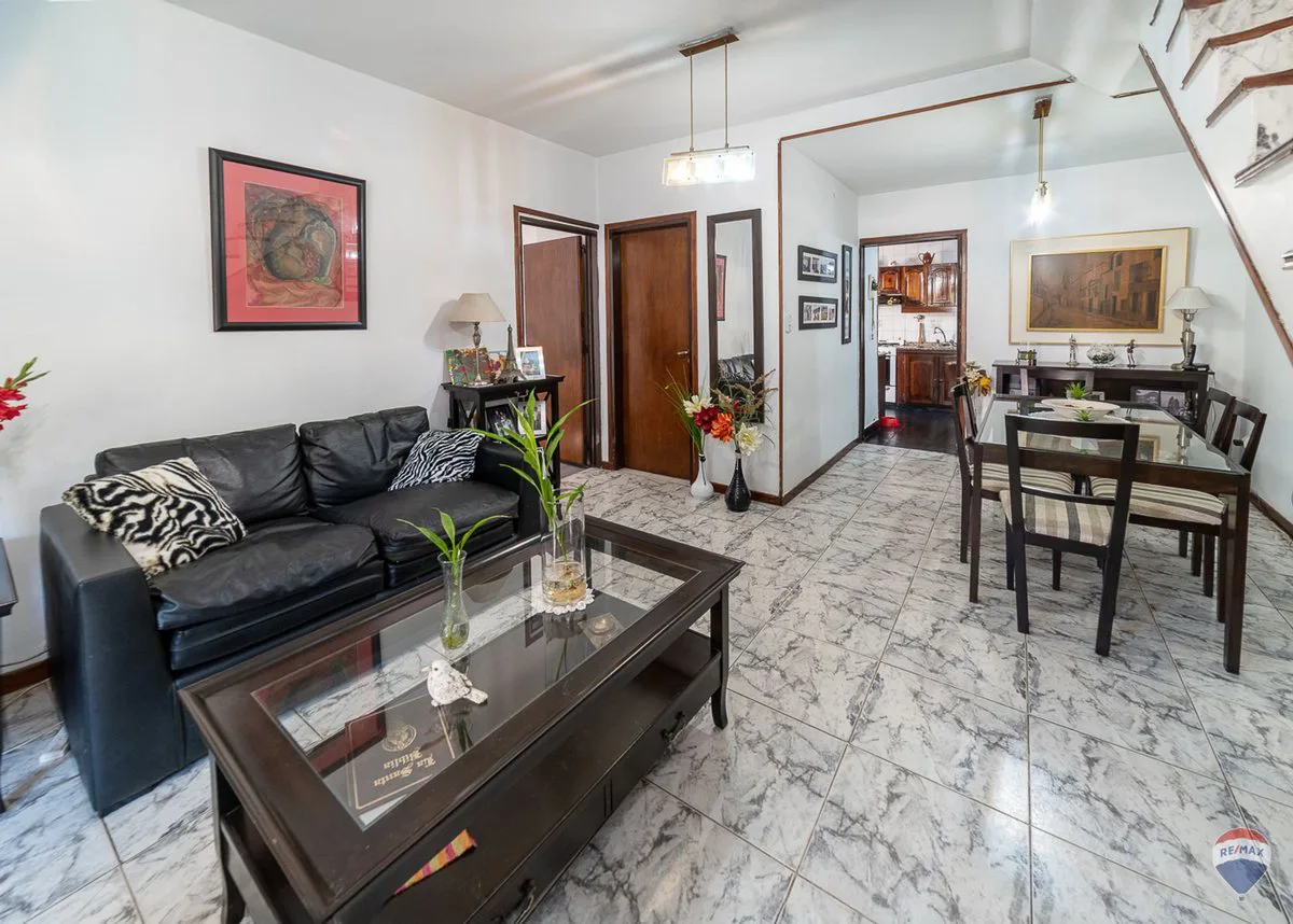 Venta casa 3 ambientes c/patio Munro edificable foto 2