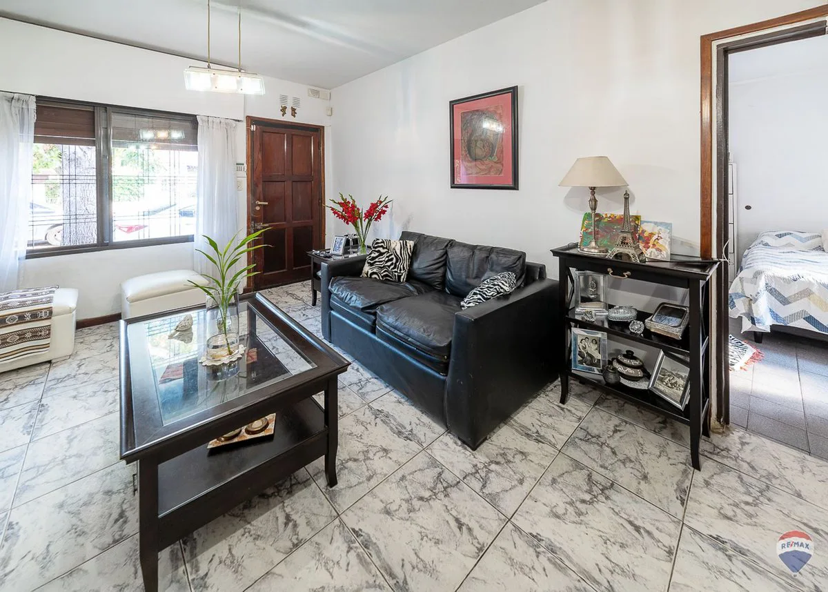 Venta casa 3 ambientes c/patio Munro edificable foto 4