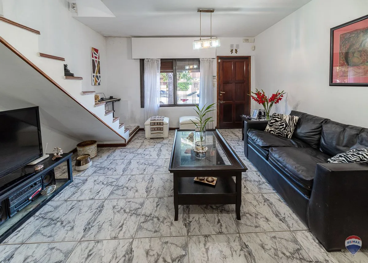 Venta casa 3 ambientes c/patio Munro edificable foto 5