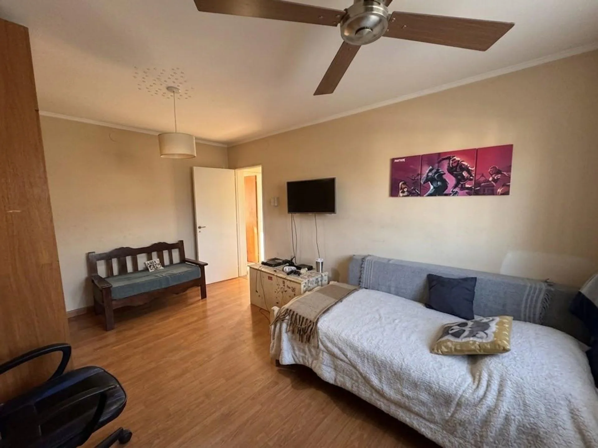 VENTA CASA 3 AMBIENTES EN BURZACO CON JARDIN foto 5