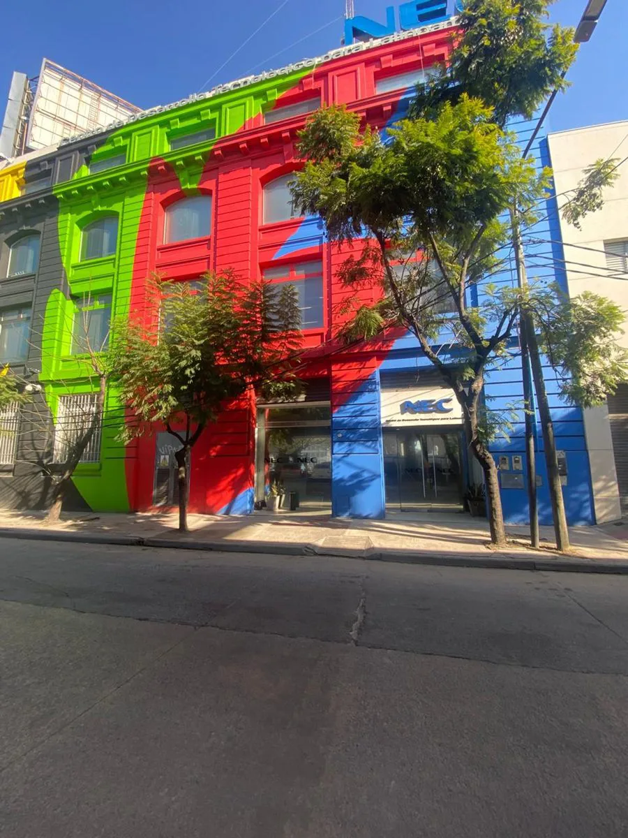 EDIFICIO COMERCIAL DEPOSITO Y ENTRADA DE CAMIONES foto 2