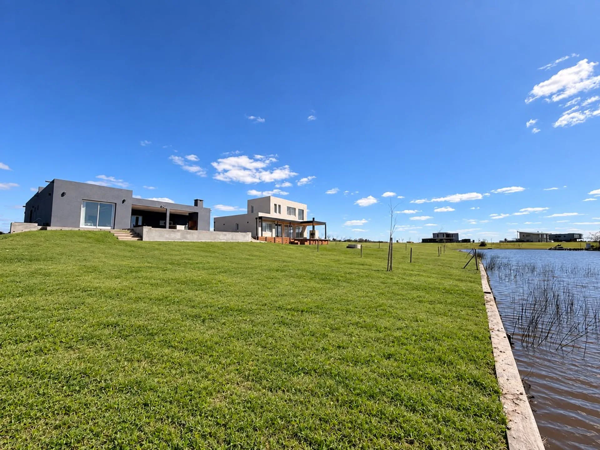 VENTA CASA 5 AMB EL NAUDIR CON SALIDA AL RIO