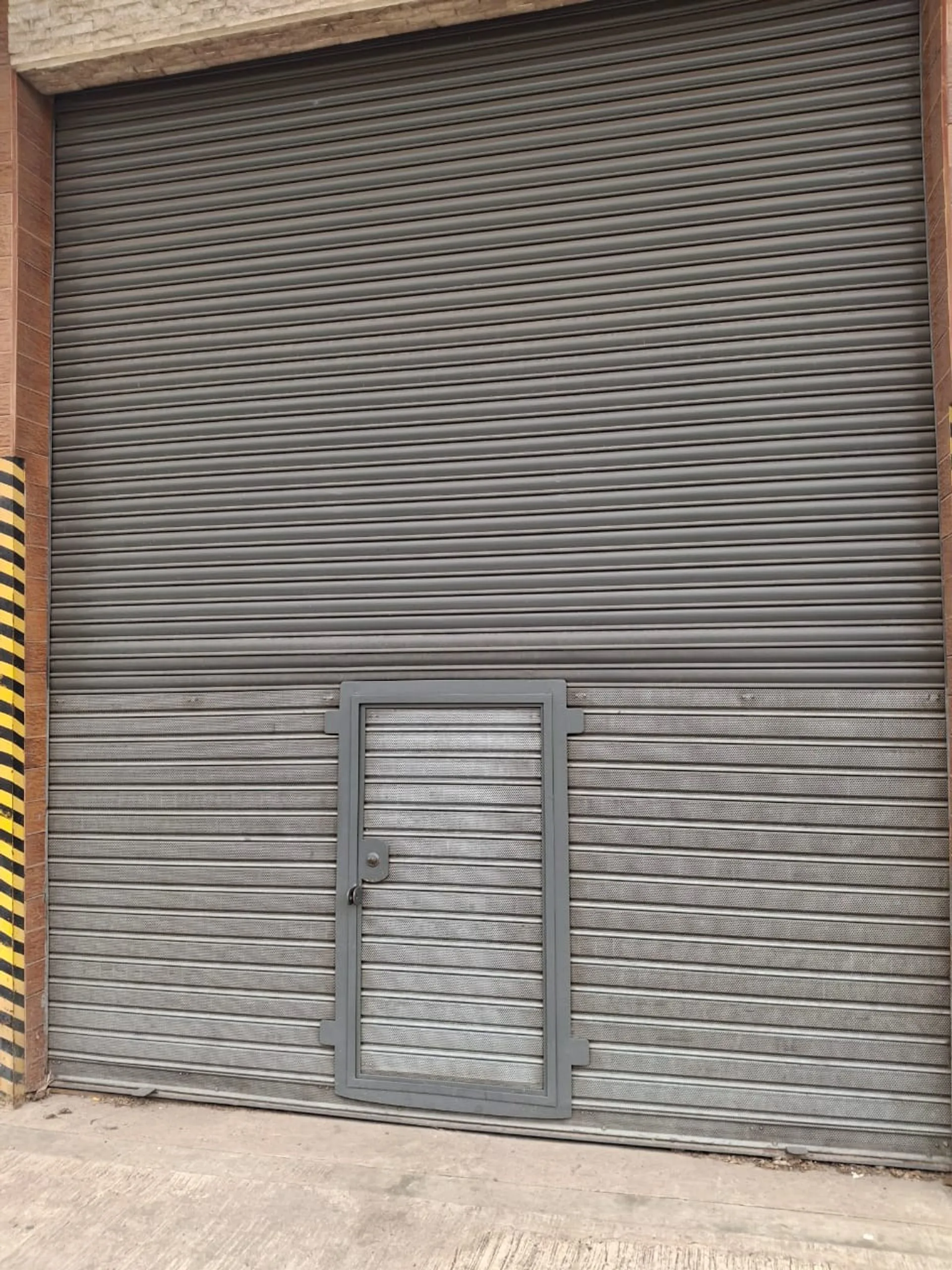 VENTA DE INDUSTRIA + VIVIENDA | foto 2