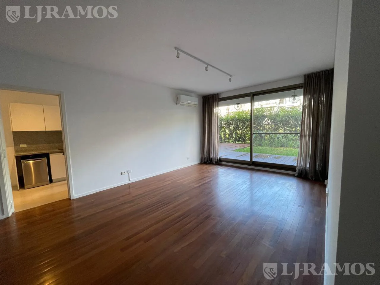 EXCELENTE DEPARTAMENTO 4 AMBIENTES EN VENTA ARBORIS LAS LOMAS foto 3