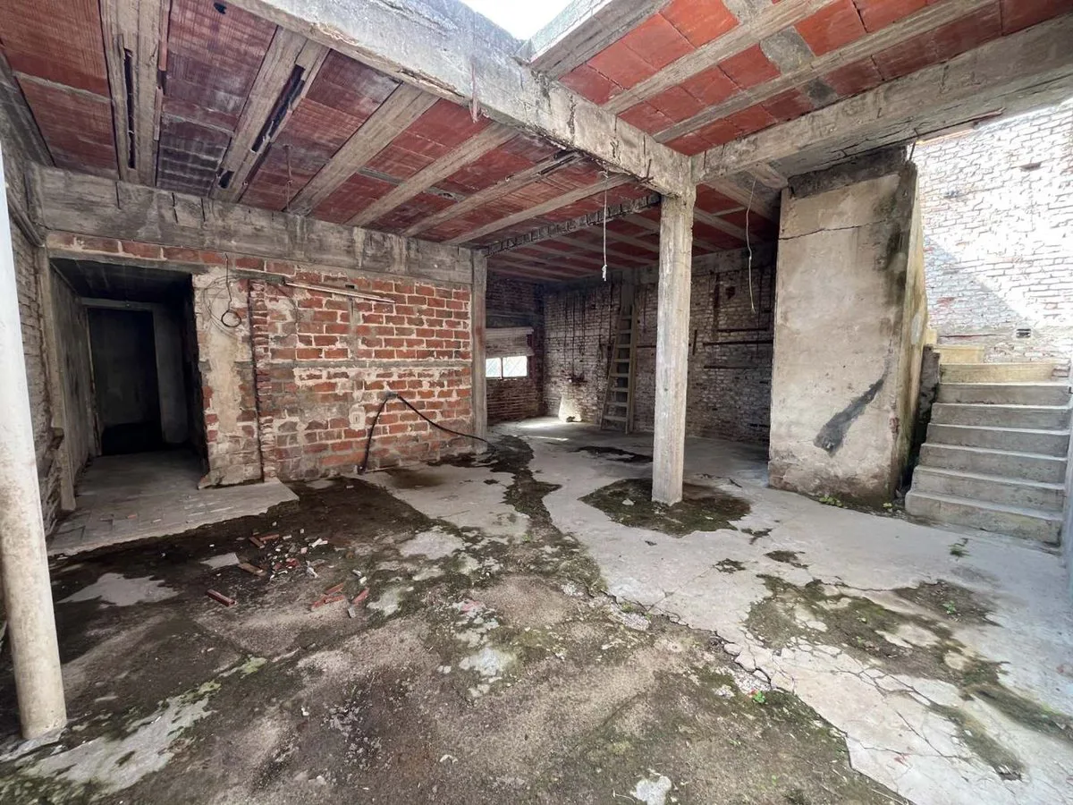 Local comercial al frente + construcción a termina foto 5
