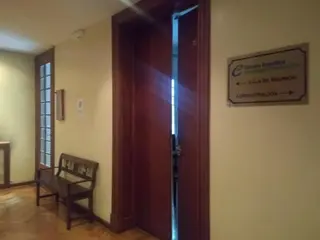 EXCELENTE PISO DE OFICINAS- CENTRO foto 3
