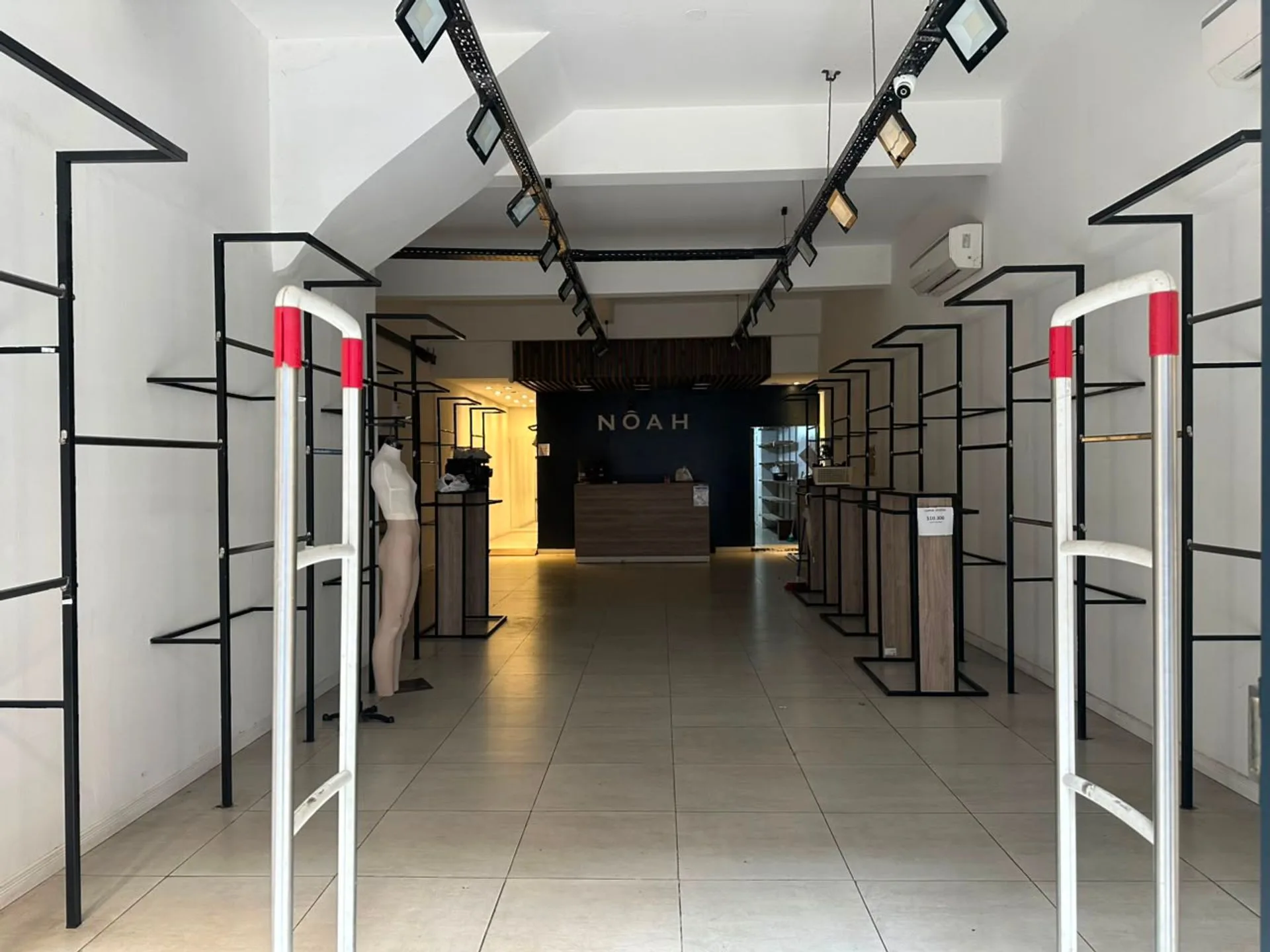 LOCAL COMERCIAL EN ALQUILER | SAN LUIS 1500 foto 2