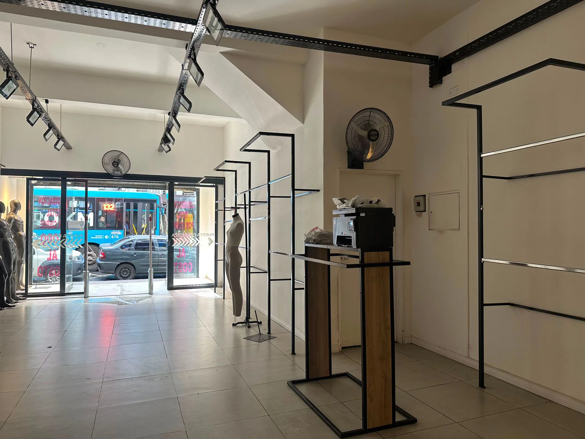 LOCAL COMERCIAL EN ALQUILER | SAN LUIS 1500 foto 4