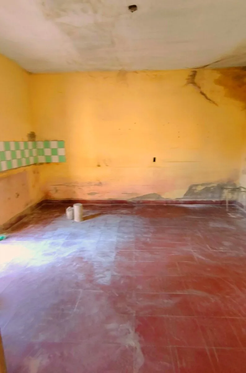 VENTA PROPIEDAD A REFACCIONAR O DEMOLER. SOBRE CALLE SARMIENTO foto 4