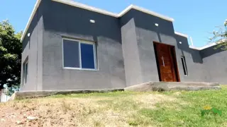 VENDO CASA 3 HABITACIONES Y PILETA A MTRS DEL LAGO EN POTRERO DE GARAY foto 3