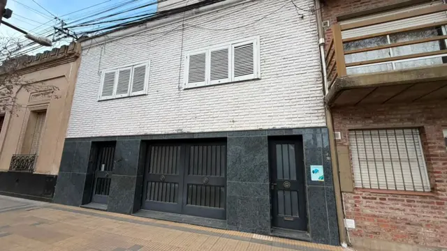 Se vende casa céntrica, 3 dorm.+cochera. - VT