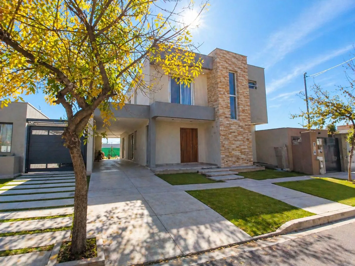 CASA A ESTRENAR-LUJAN DE CUYO foto 2
