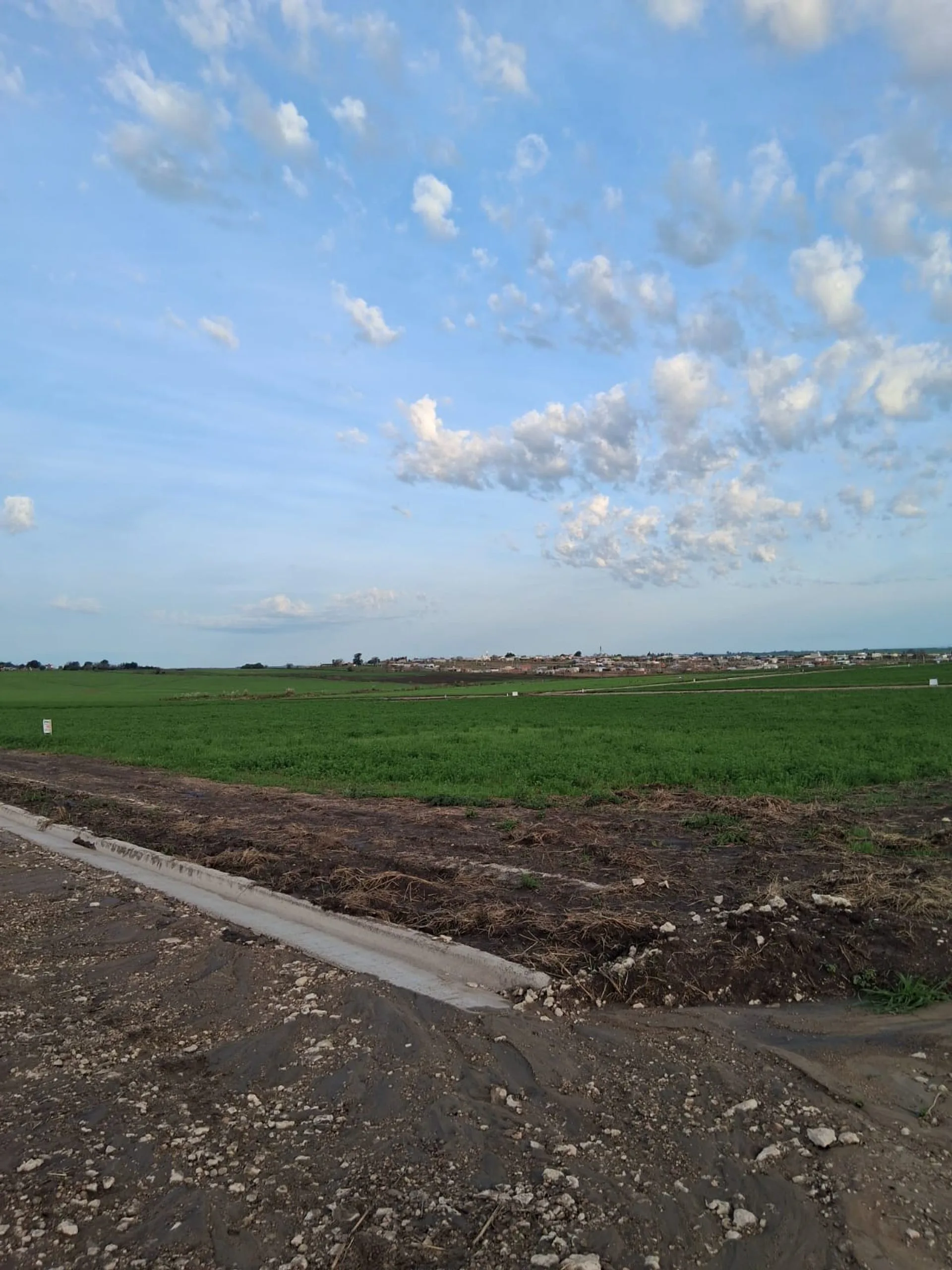 Excelente Lote de 300 m² en Loteo Las Colinas foto 4