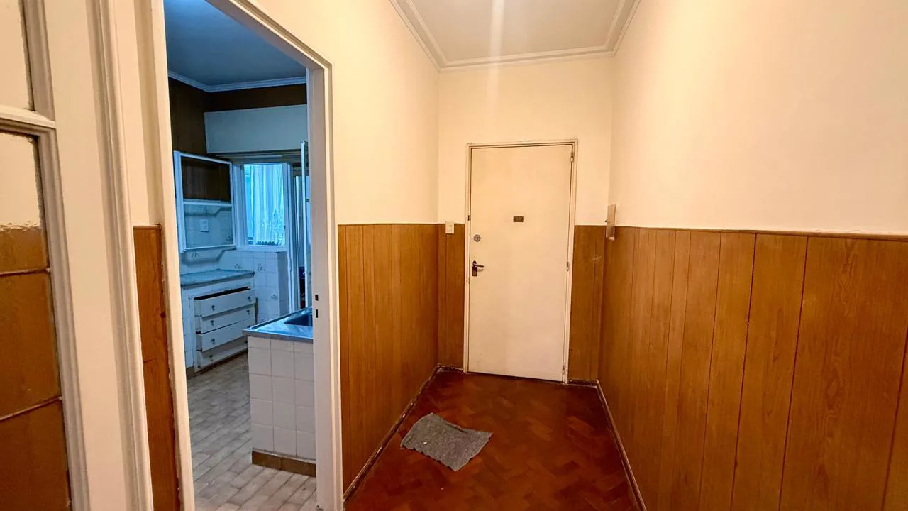 1 de Mayo 1000 - Departamento en alquiler de tres dormitorios con cochera y servicios incluidos. foto 2