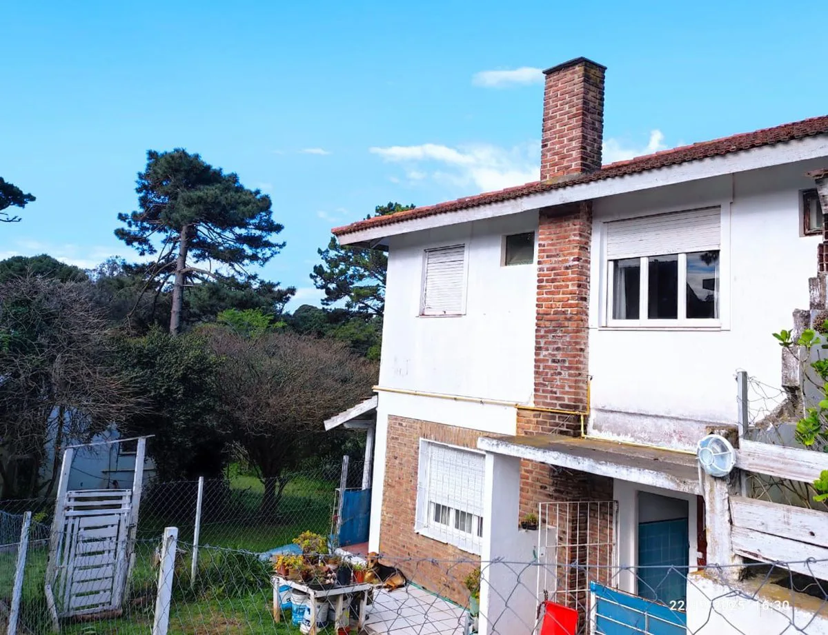 Venta casa  7 dormitorios Pinamar a mts del Mar foto 3