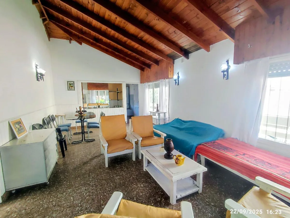 Venta casa  7 dormitorios Pinamar a mts del Mar foto 5