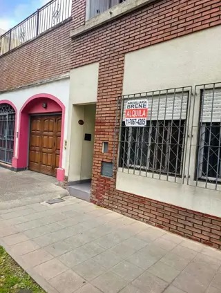 ALQUILER DEPARTAMENTO 2 AMBIENTES PLANTA BAJA A LA CALLE foto 2