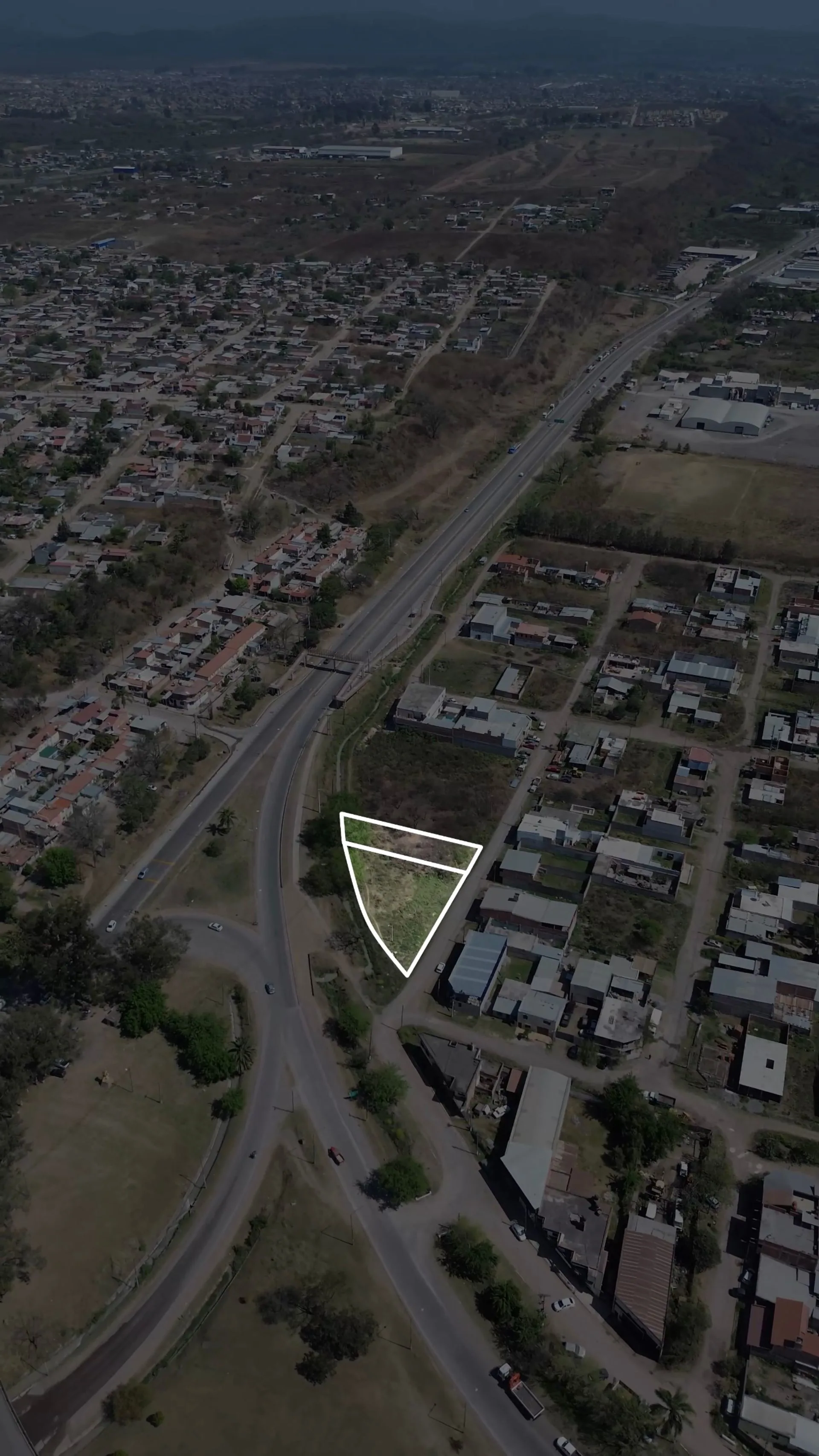 ALQUILER COMERCIAL TERRENO SOBRE RUTA PROVINCIAL 1 foto 3