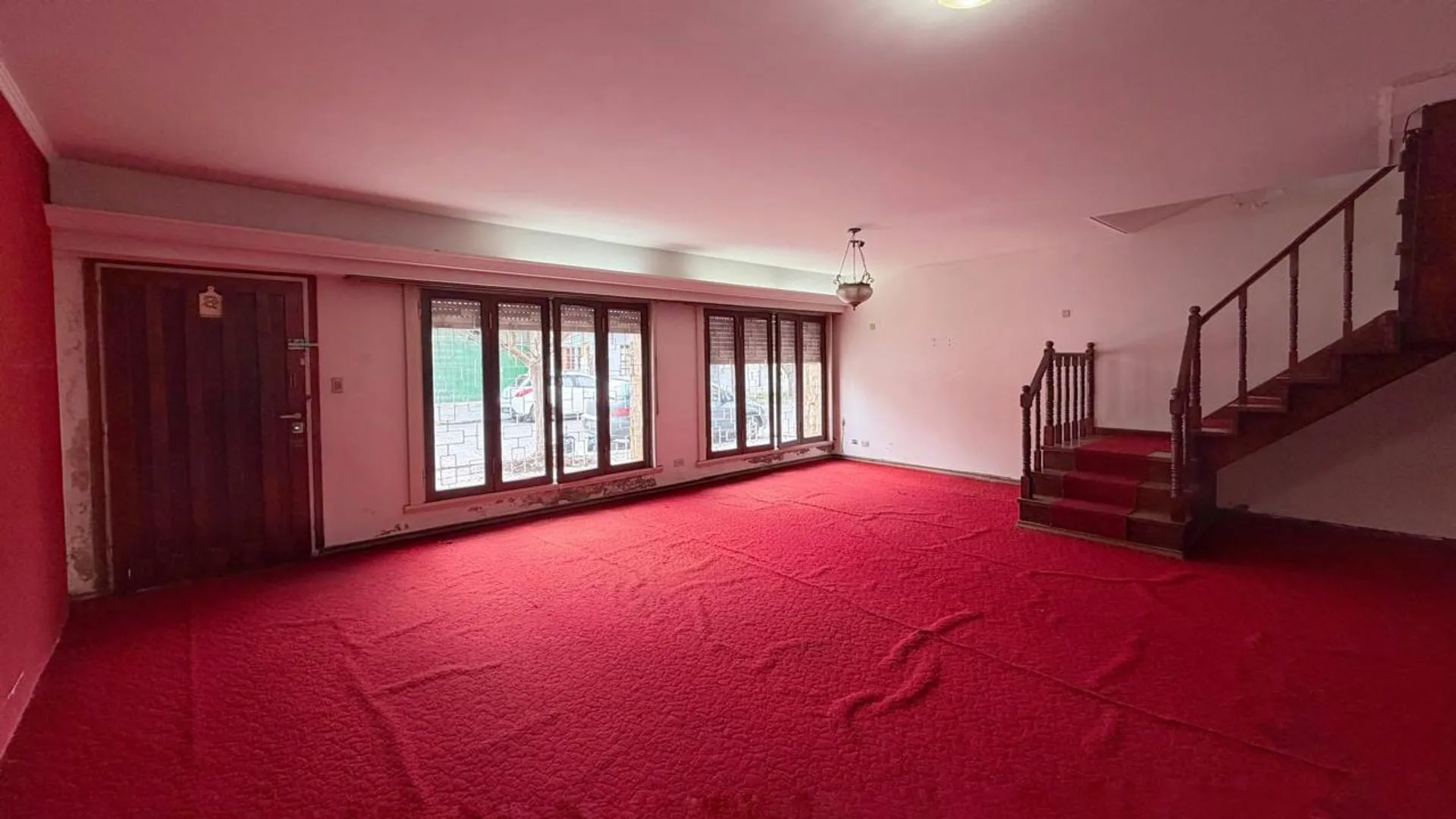 VENTA CASA 4 AMBIENTES BARRIO SARMIENTO PILETA