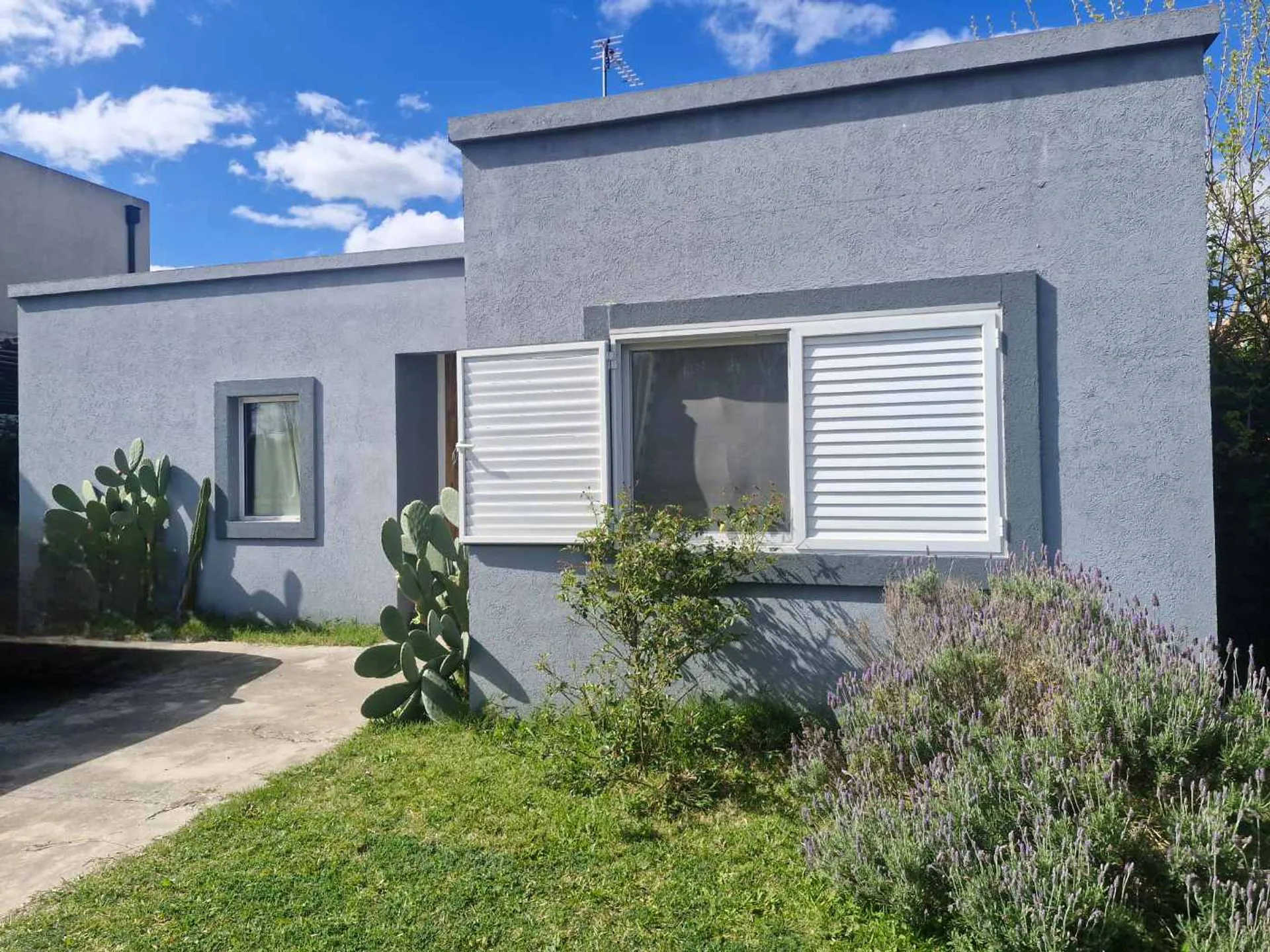 CASA EN VENTA EN UNA PLANTA SAN EDUARDO PDE foto 2